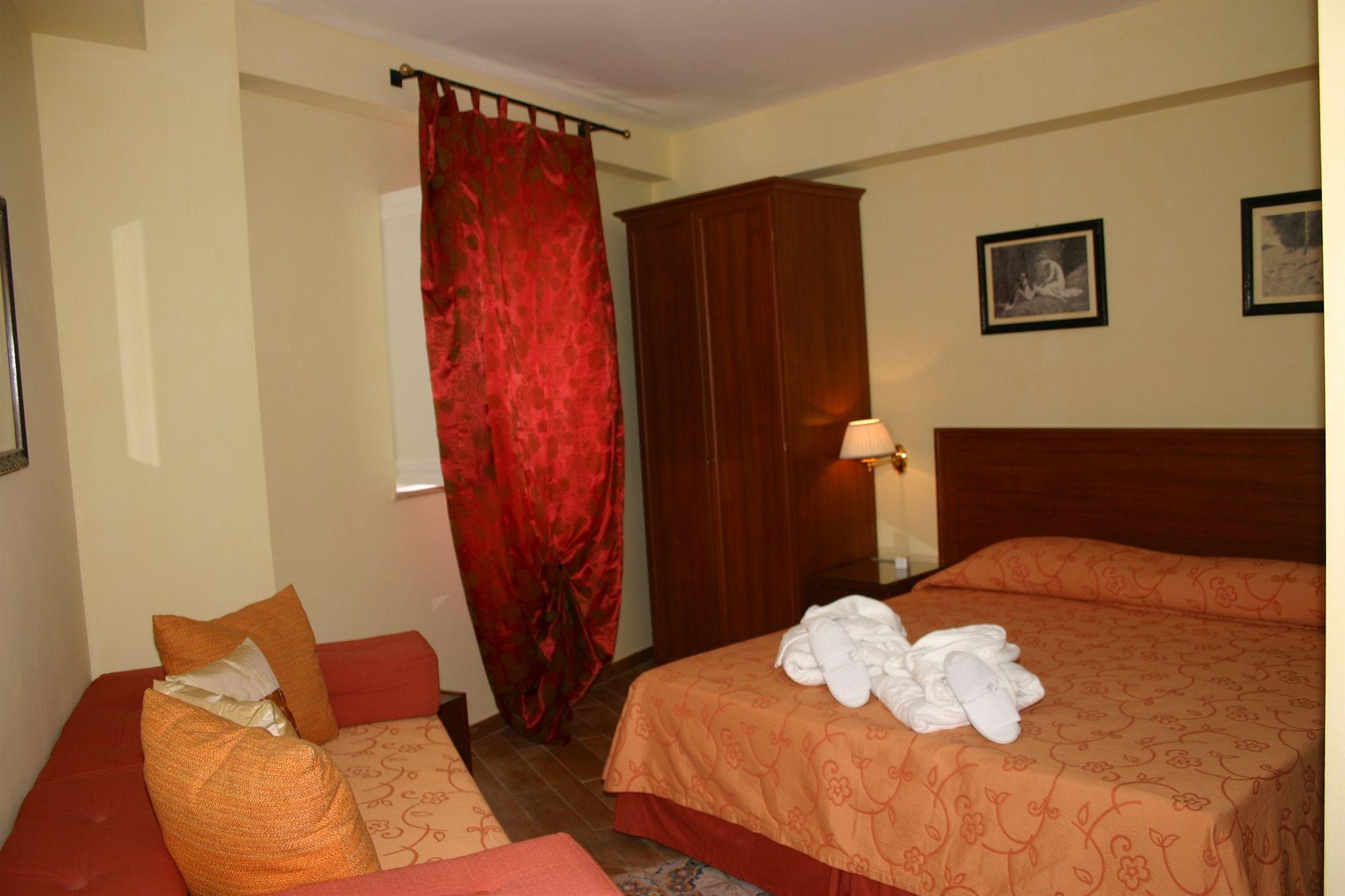 S.Andrea Degli Armeni Dimora Di Charme Bed & Breakfast Таранто Екстериор снимка