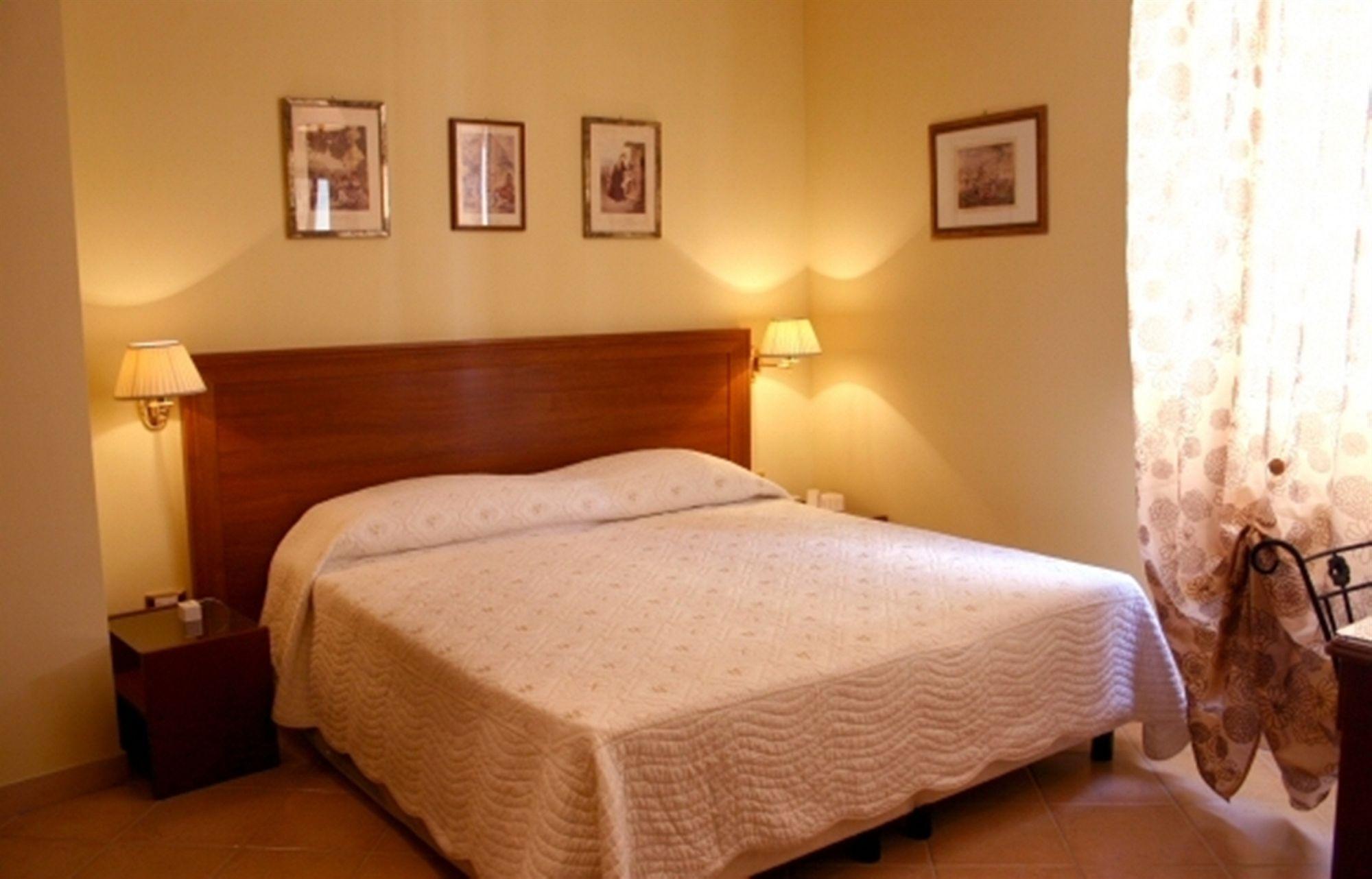 S.Andrea Degli Armeni Dimora Di Charme Bed & Breakfast Таранто Екстериор снимка