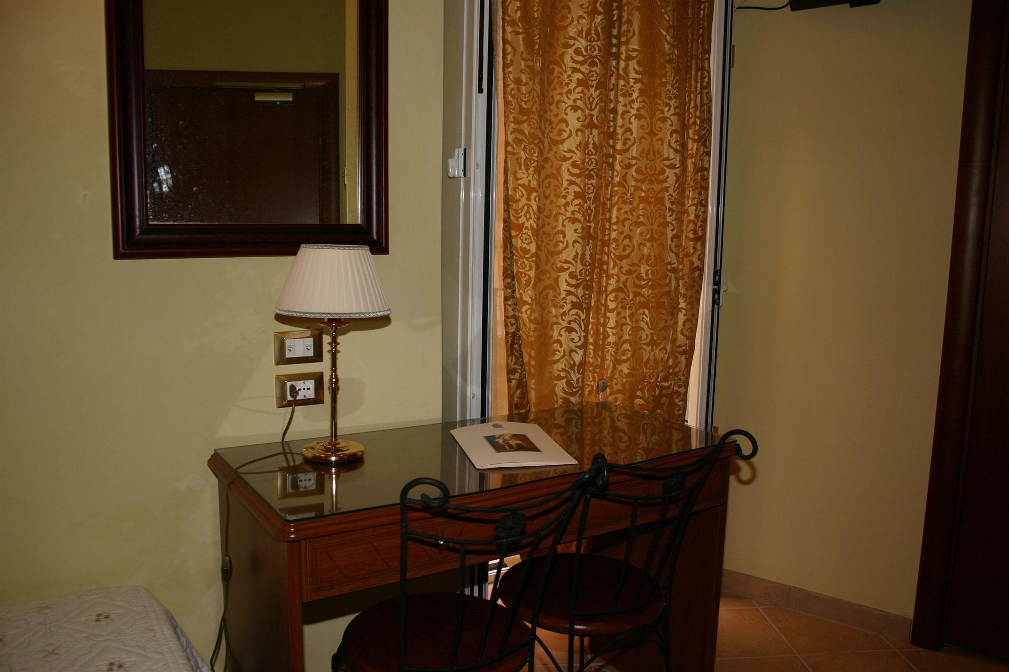 S.Andrea Degli Armeni Dimora Di Charme Bed & Breakfast Таранто Екстериор снимка