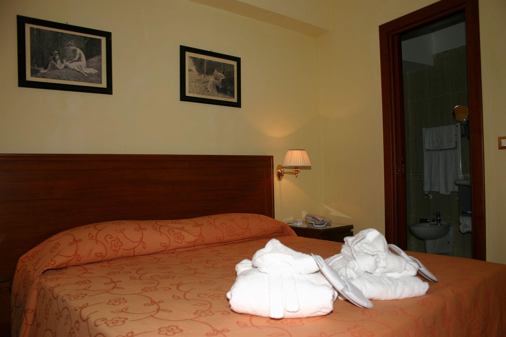 S.Andrea Degli Armeni Dimora Di Charme Bed & Breakfast Таранто Екстериор снимка