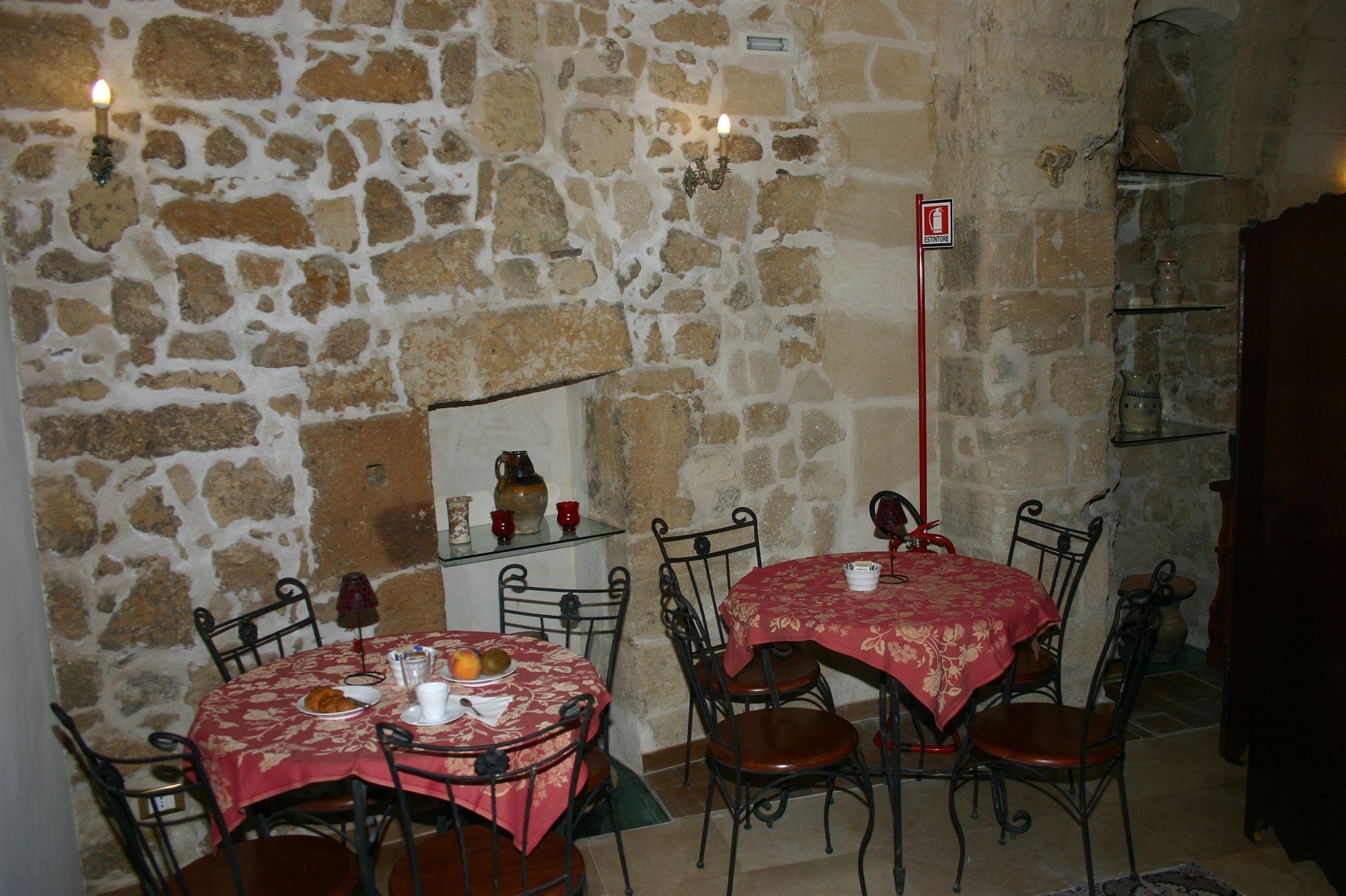 S.Andrea Degli Armeni Dimora Di Charme Bed & Breakfast Таранто Екстериор снимка