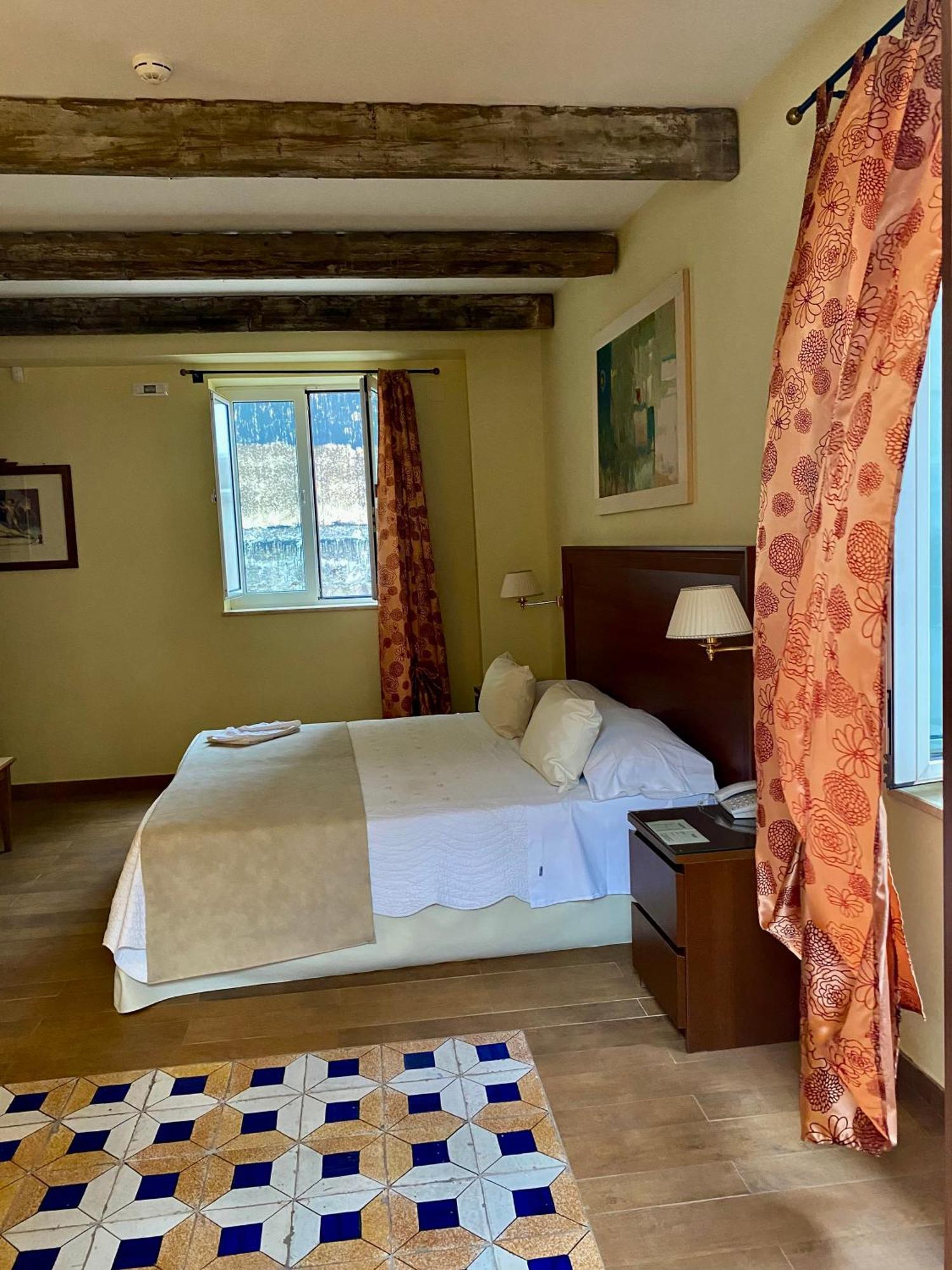 S.Andrea Degli Armeni Dimora Di Charme Bed & Breakfast Таранто Екстериор снимка